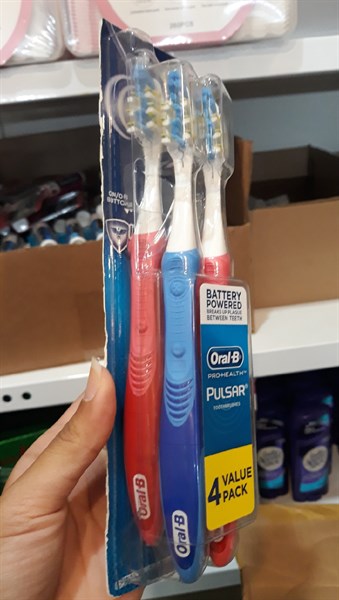 Set 4 bàn chải điện Oral-B