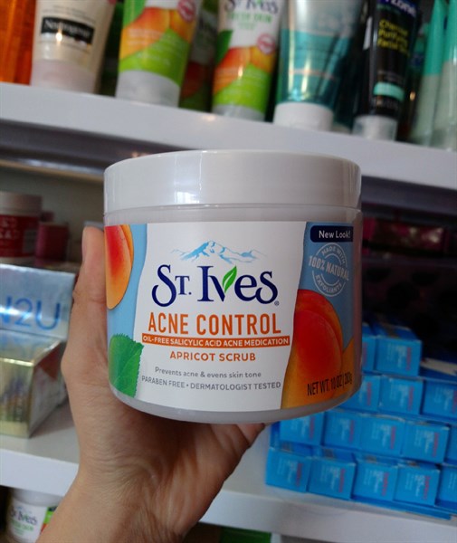 Tẩy tế bào St. Ives Acne Control Ngừa Mụn-Trái Mơ 283g