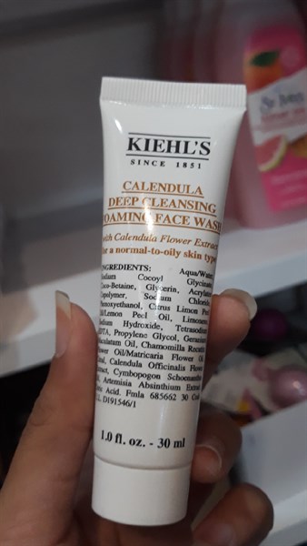 Sữa rửa mặt hoa cúc Kiehl's