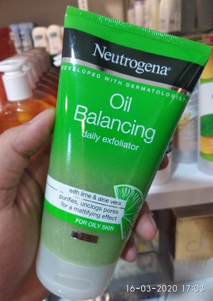 Sữa rửa mặt Neutrogena Oil Balancing