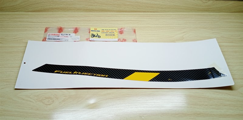 Tem sườn Si Fi 17 RC Đen Nhám Vàng trên Trái