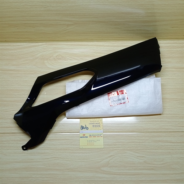 Ốp cạnh sàn gác chân SH 20 Đen Bóng Ánh Xanh NHB25M Trái