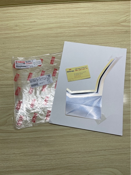 Tem bửng ngoài Si RL 10 Trắng Bạc dưới Phải