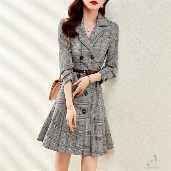 Váy xếp ly kẻ có thắt lưng