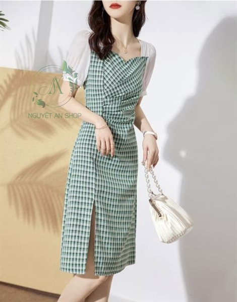 Váy kẻ cọc tay xẻ trước