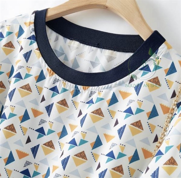 Váy cotton họa tiết dáng xòe