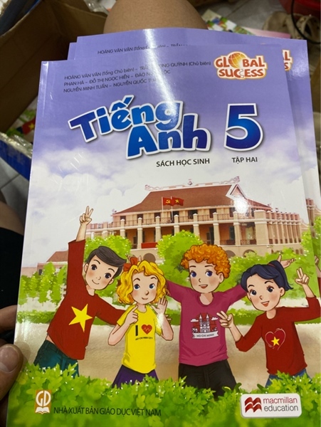 Tiếng anh 5/2 SHS Hoàng Văn Vân
