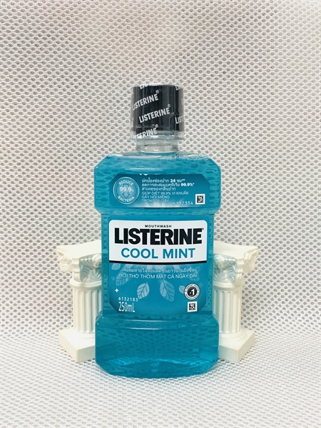 LISTERINE COOL MINT Nước súc miệng bạc hà giúp hơi thở thơm mát,làm sạch răng miệng 250ml