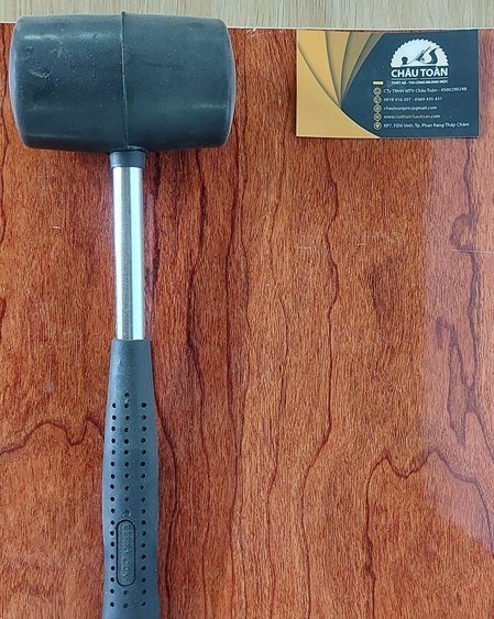 Búa cao su sư tử cán sắt lớn 0.75kg