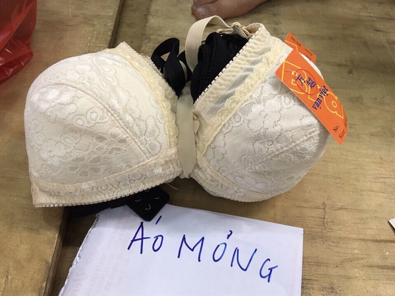 Vạn Việt áo ren