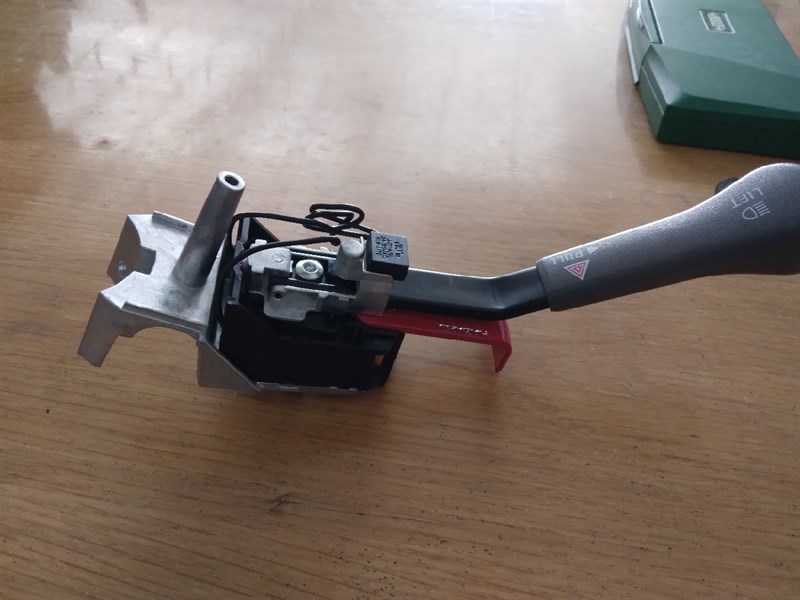 CÔNG TẮC GẠT XI NHAN FL DORMAN