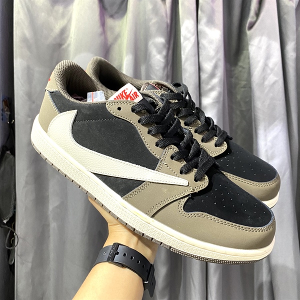 Nike Air Jordan Low Travis