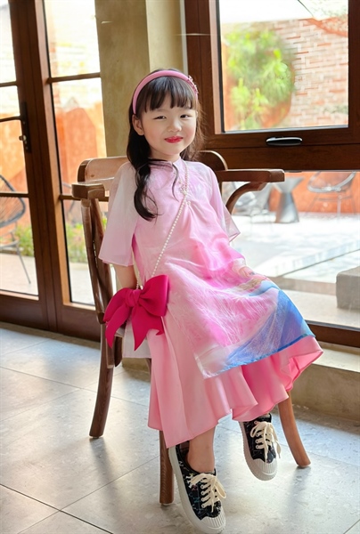 P385 Áo dài kèm túi nơ Elsa