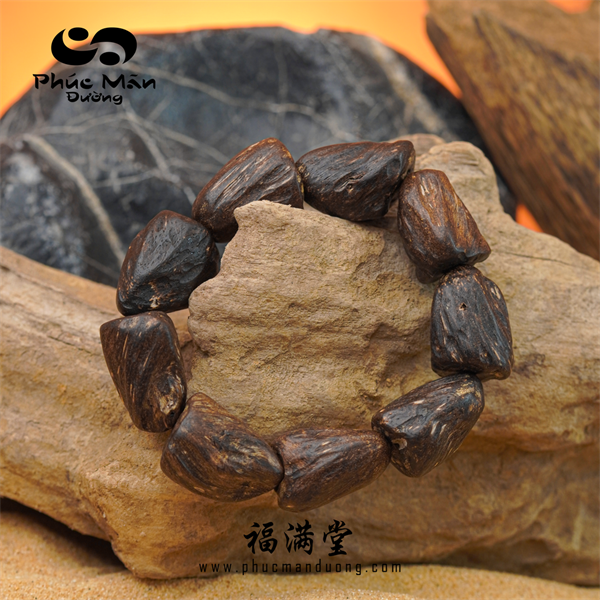 Vòng Tay Trầm Rục Chìm Hạt Mắc Tử