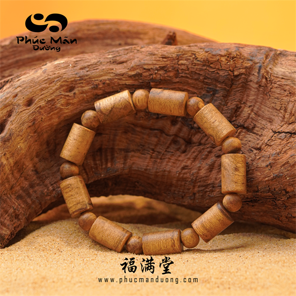 Vòng Tay Trầm Hương Banh Đỏ Indo Đốt Trúc Tự Nhiên 10 Ly
