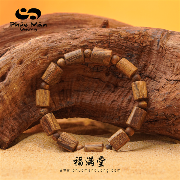 Vòng Tay Trầm Hương Banh Đỏ Indo Đốt Trúc Tự Nhiên 6 Ly