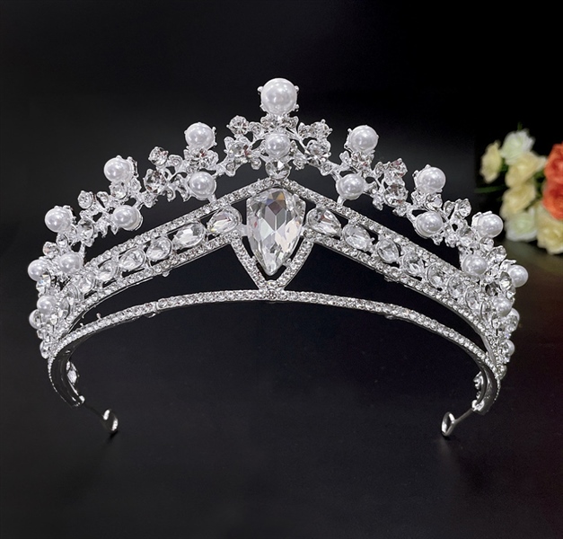 Vương miện cô dâu 3 tầng đá hạt trai sang trọng mẫu thiết kế Giangpkc 6/2022