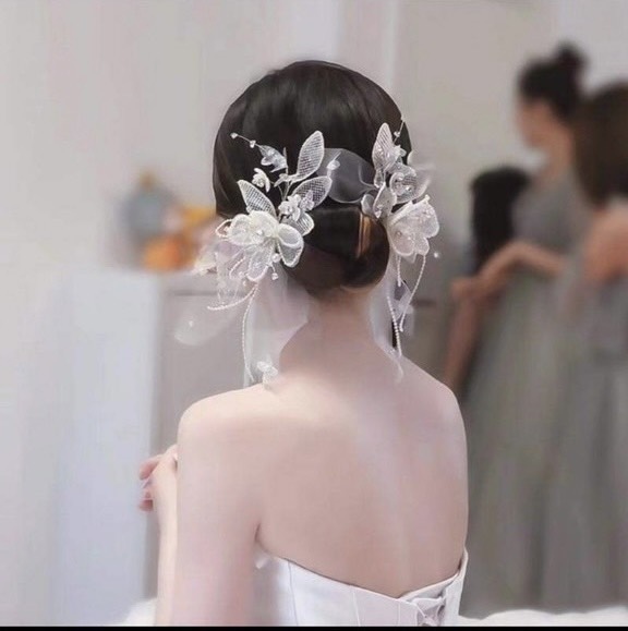 Cài tóc cô dâu hoa nhí kết hạt trai cánh nhũ mẫu mới t8/2023