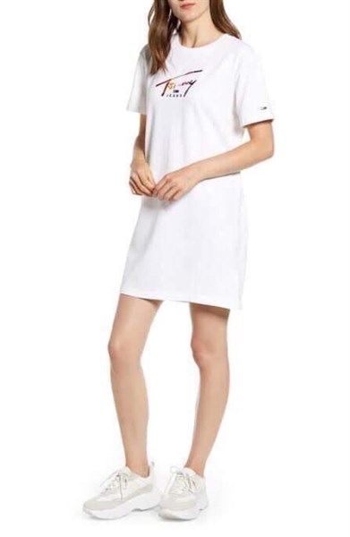 Đầm suông trắng Tommy