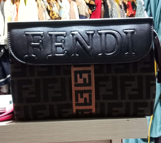 Giỏ FENDI