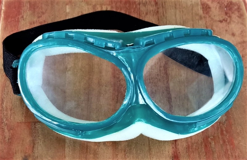 Kính sơn kiểu tiệp