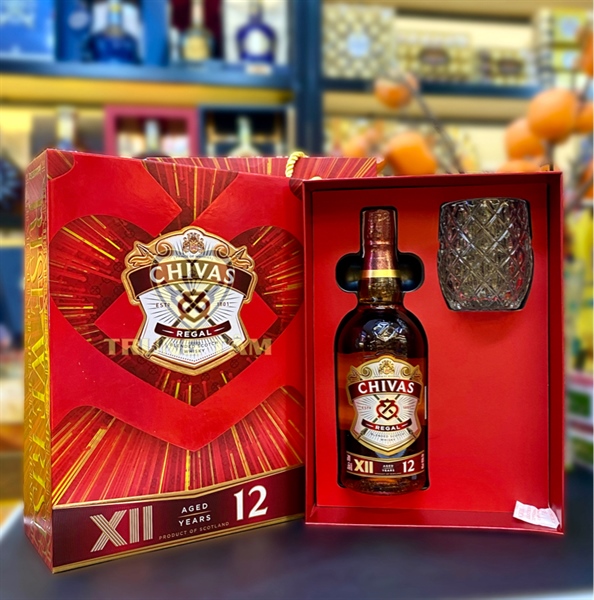 Chivas Regal 12y 700ml 40% hộp quà 2024