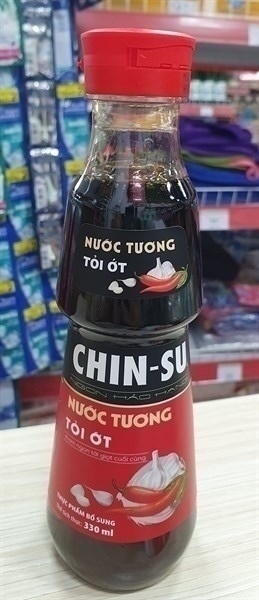 Masan Nước Tương Chinsu Tỏi Ớt. Nắp Đỏ Chai 330ml