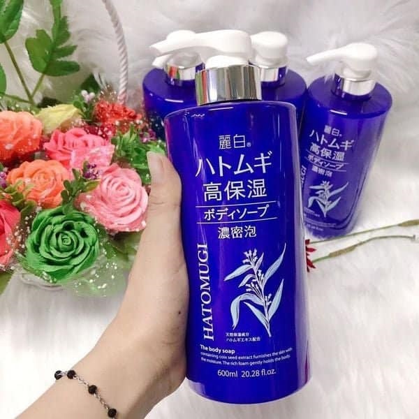 Sữa Tắm Ý Dĩ Hatomugi Dưỡng Ẩm Trắng Da 600ml