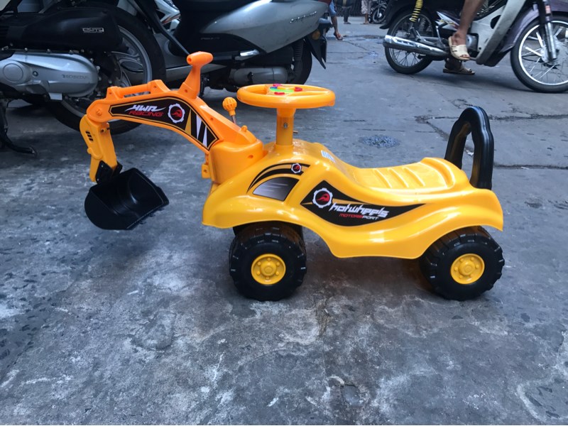 Xe chòi chân YM1588 (vàng,xanh,cam)