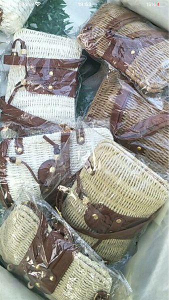 Bóp cói hạt quả gỗ - Sedge bag - Usd 11