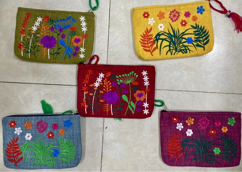 Ví vải thô to thêu hoa - Embroidery purse - Usd 1.8