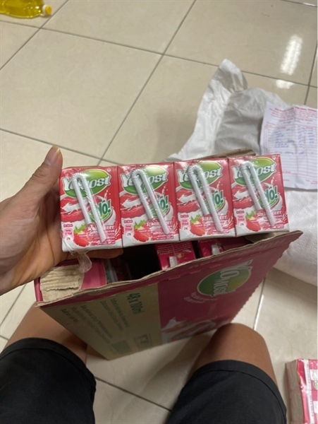 Sữa (YOMOST NHỎ DÂU) hộp 110ml- 48/thung