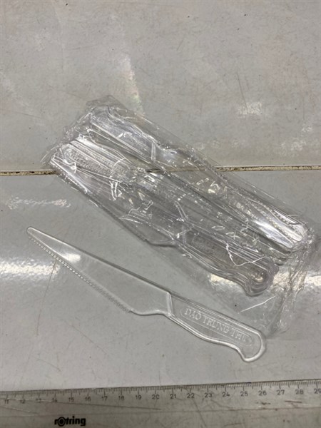 Set 12 Dao nhựa nhỏ cắt bánh kem