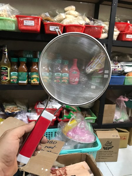 Rây inox cán đỏ 18cm