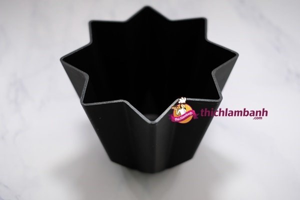 Khuôn Pandoro - Trung