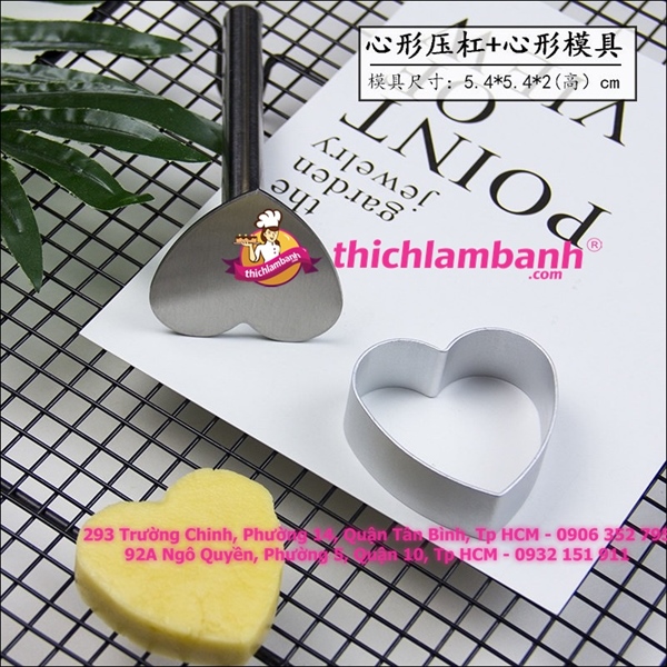 Cây nhấn bánh dứa - hình tim