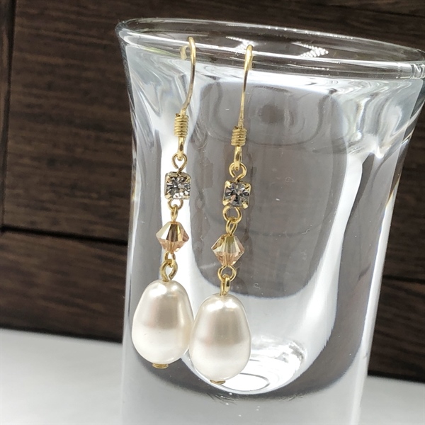 Hoa tai ngọc trai Swarovski 5821M11 mix cupchains và 5328M4