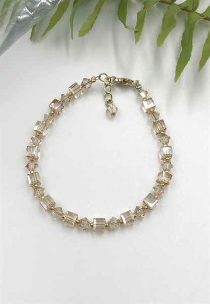 Vòng tay pha lê mix 5601M4, 5328M4 và cườm