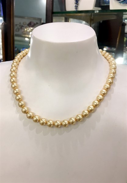Vòng cổ ngọc trai pha lê 8 li vàng nhạt