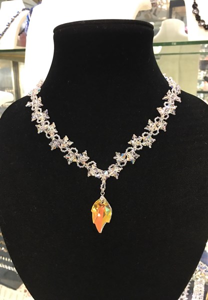 Vòng cổ pha lê hoa đôi mặt tim