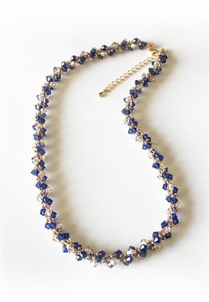 Vòng cổ pha lê xoắn xanh trà - cườm xi