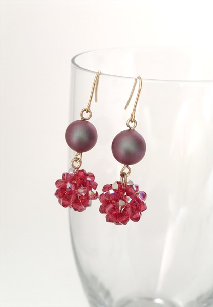 Hoa tai trái châu pha lê