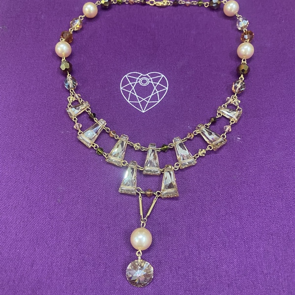 Vòng cổ pha lê hình tháp màu trà