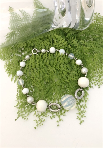 Vòng tay hạt thủy tinh Nhật mix đá vỏ ốc