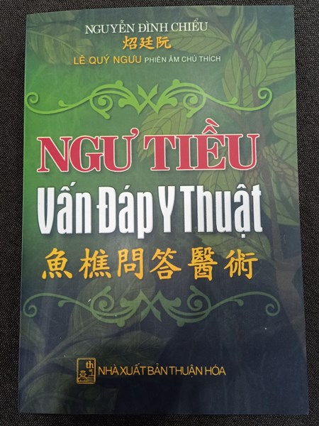 Ngư tiều vấn đáp y thuật bìa mềm