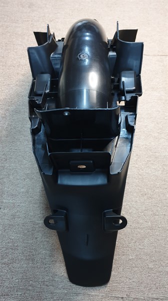 Đuôi sau Funeo, màu nhựa đen *NH1*