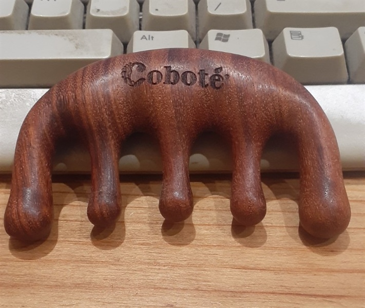 Lược gỗ đàn hương