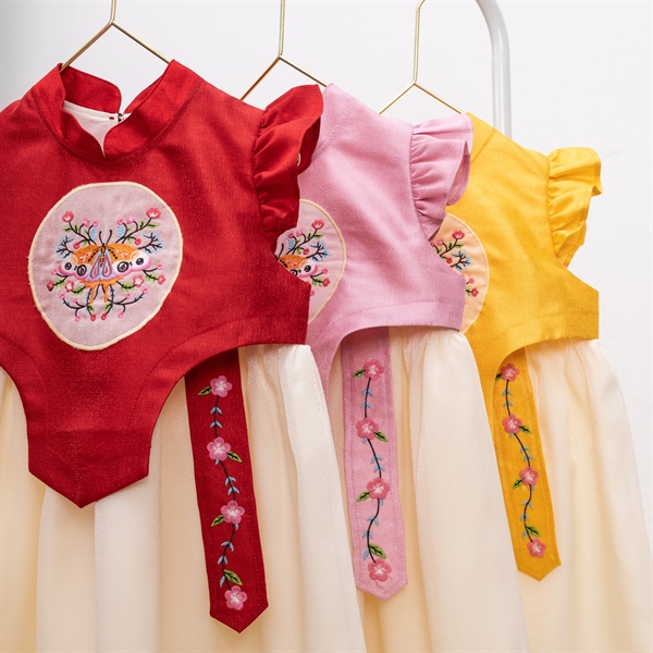 Đầm Bé Gái Cổ Tàu Thêu Hoa Cao Cấp | Size 4-14