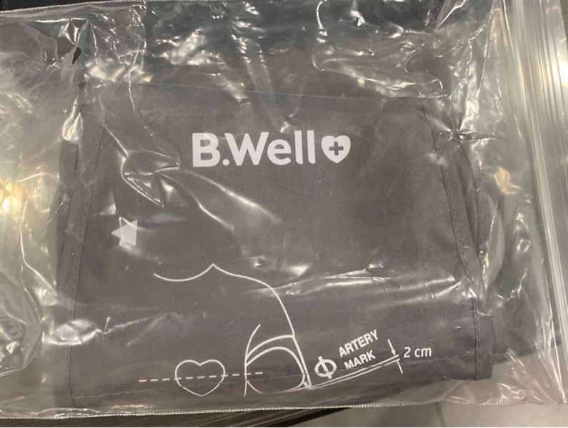 Vòng bít dùng cho máy đo huyết áp bắp tay B.Well 22 x 32cm (Size M) 2