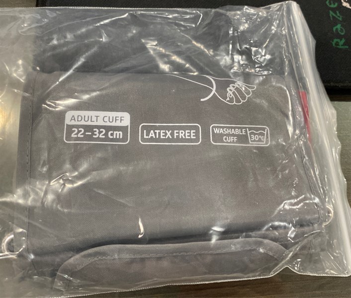 Vòng bít dùng cho máy đo huyết áp bắp tay B.Well 22 x 32cm (Size M)